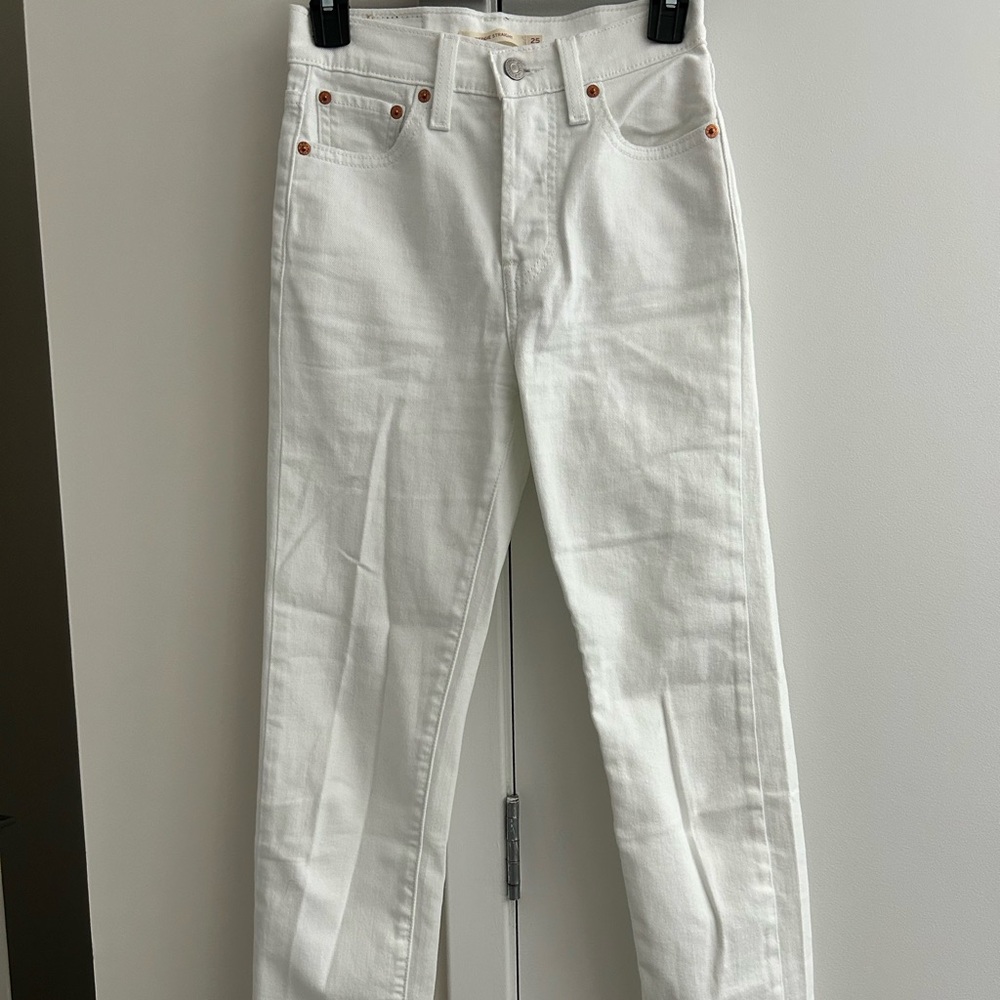 Levi's Women's High Rise Wedgie Straight Jeans in White